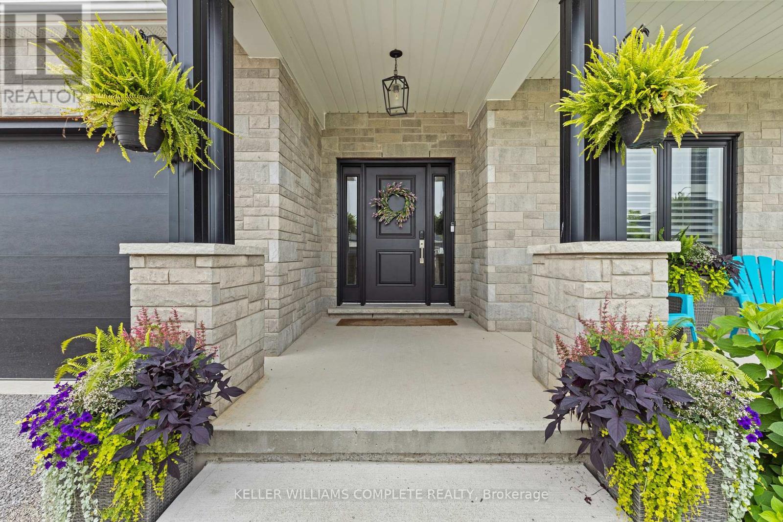 2843 Arrowsmith Court, Fort Erie, Ontario  L0S 1S0 - Photo 4 - X13584874