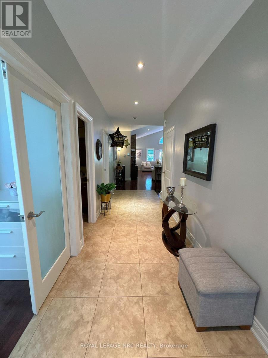 211 First Street Louth, St. Catharines, Ontario  L2W 1C2 - Photo 3 - X13586262