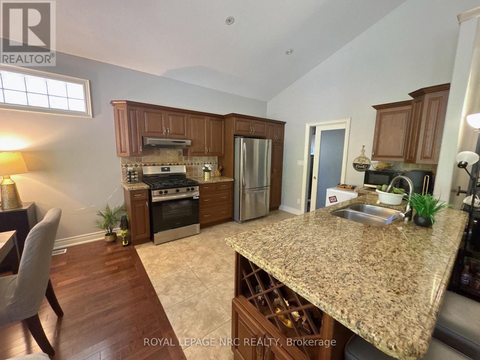 211 First Street Louth, St. Catharines, Ontario  L2W 1C2 - Photo 8 - X13586262