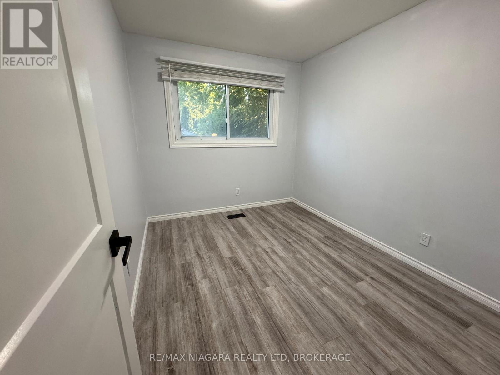 8 Lakehurst Drive, St. Catharines, Ontario  L2N 4C2 - Photo 10 - X13586684