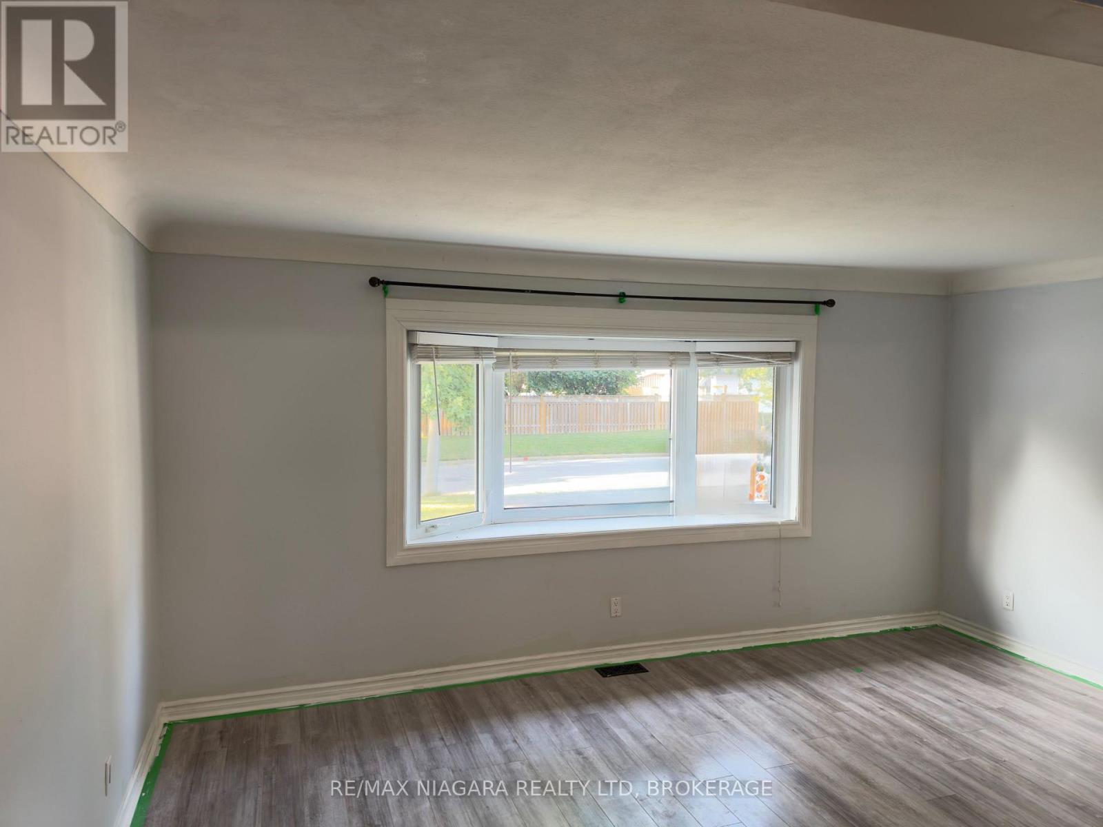 8 Lakehurst Drive, St. Catharines, Ontario  L2N 4C2 - Photo 3 - X13586684