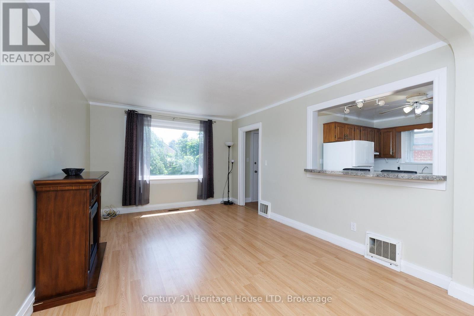 6477 Barker Street, Niagara Falls, Ontario  L2G 1Y6 - Photo 10 - X13586964