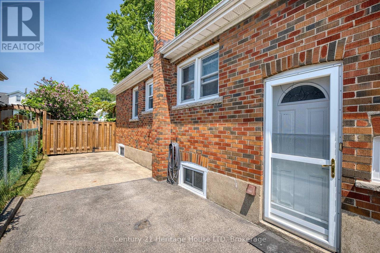6477 Barker Street, Niagara Falls, Ontario  L2G 1Y6 - Photo 4 - X13586964