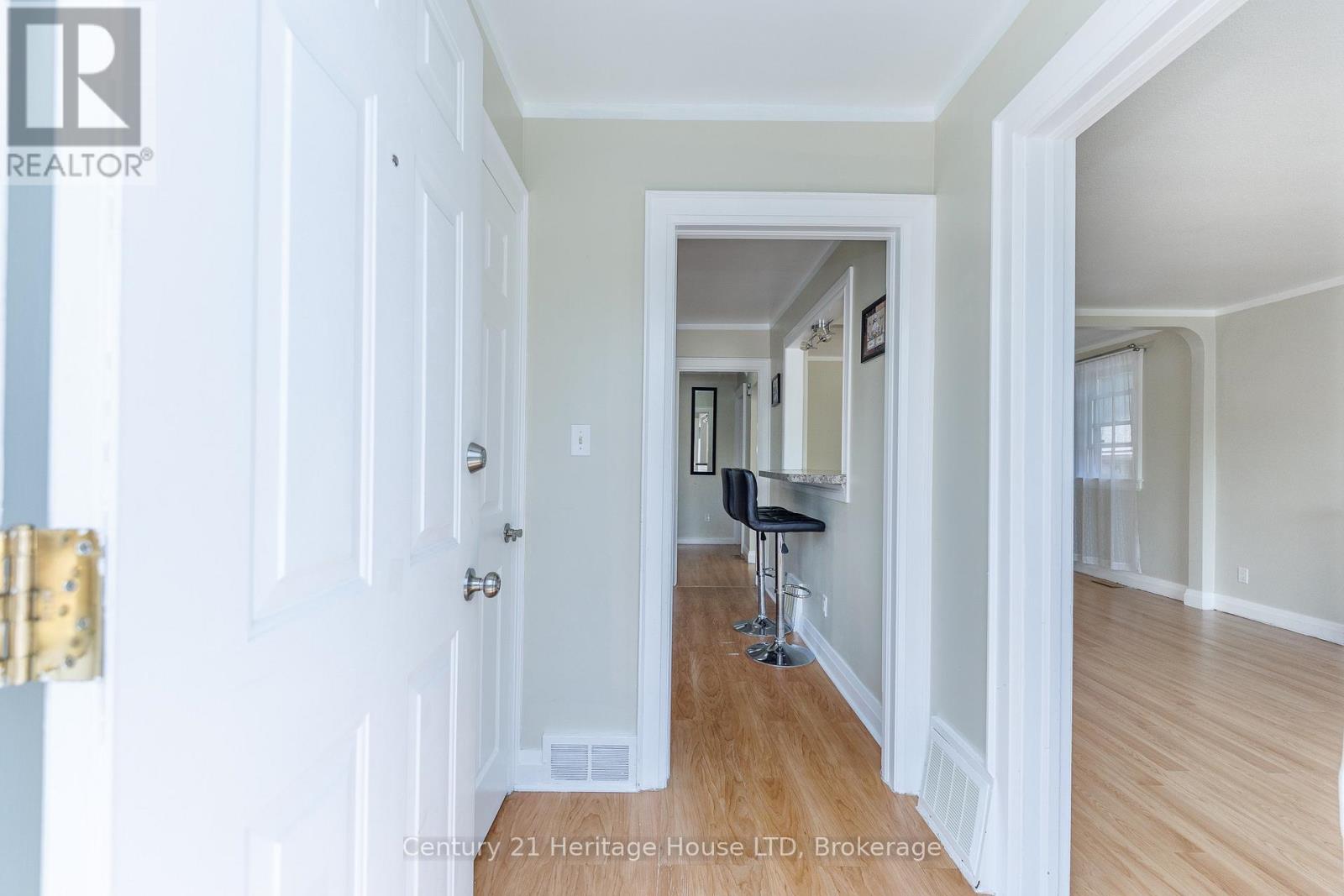 6477 Barker Street, Niagara Falls, Ontario  L2G 1Y6 - Photo 5 - X13586964