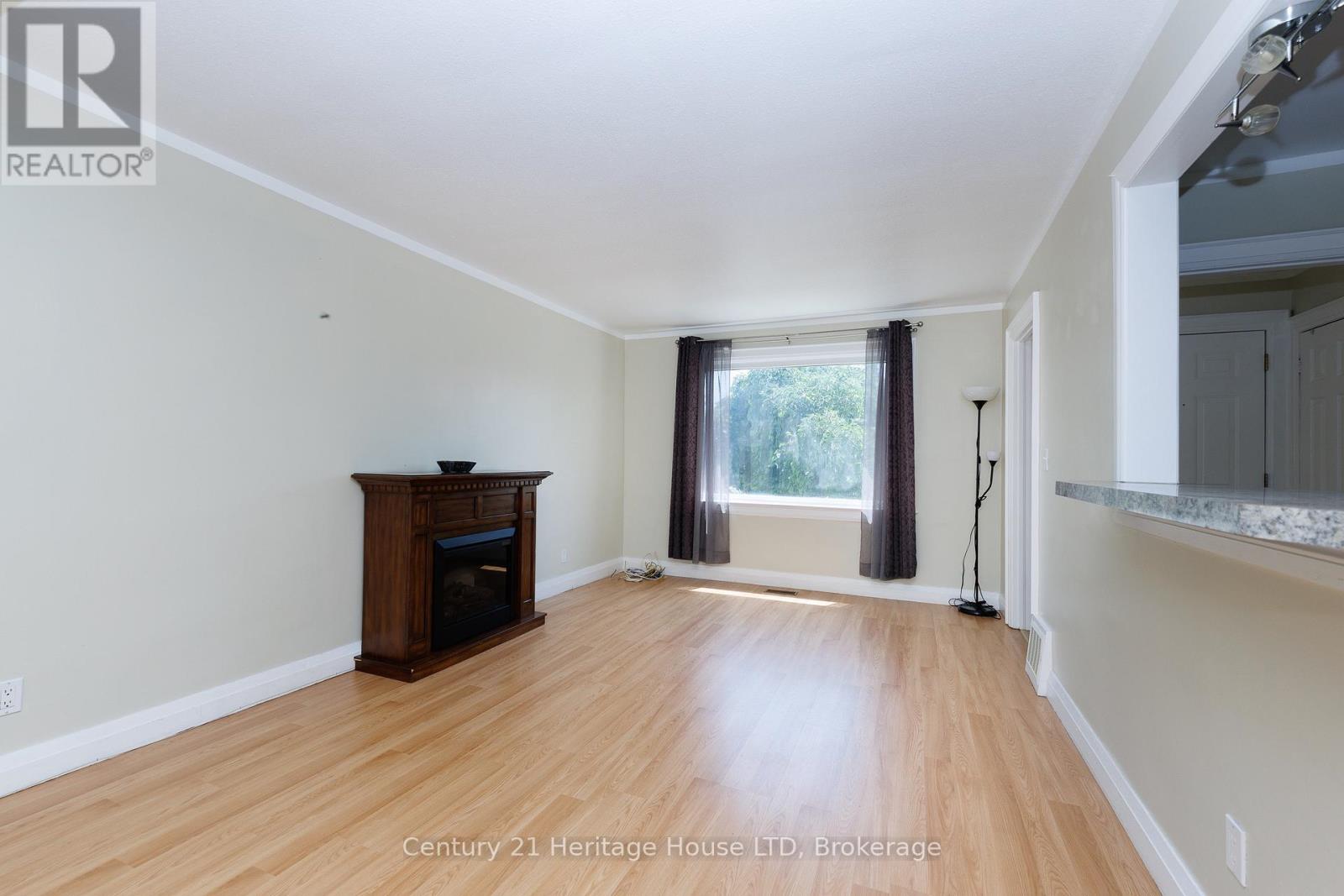 6477 Barker Street, Niagara Falls, Ontario  L2G 1Y6 - Photo 8 - X13586964