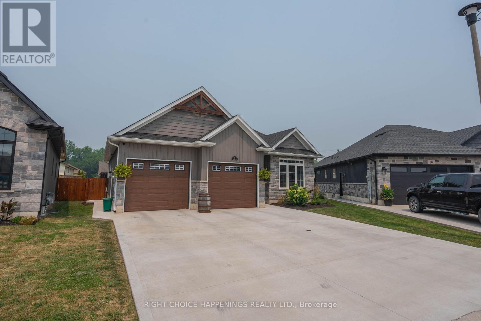28 Harvard Court, Welland, Ontario  L3B 6E7 - Photo 3 - X13587006
