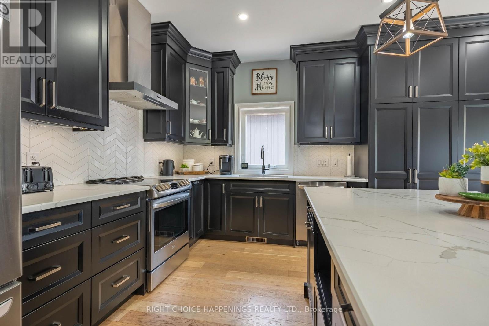 28 Harvard Court, Welland, Ontario  L3B 6E7 - Photo 4 - X13587006