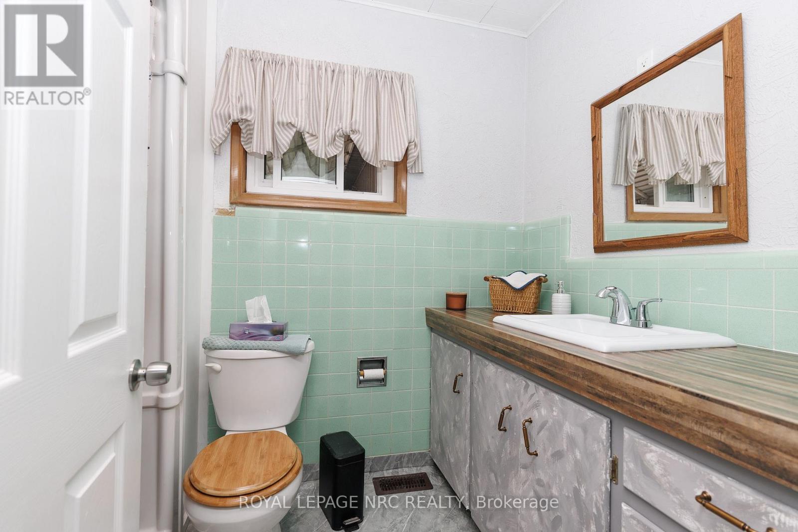 294 Davis Street, Port Colborne, Ontario  L3K 1Z4 - Photo 34 - X13587010