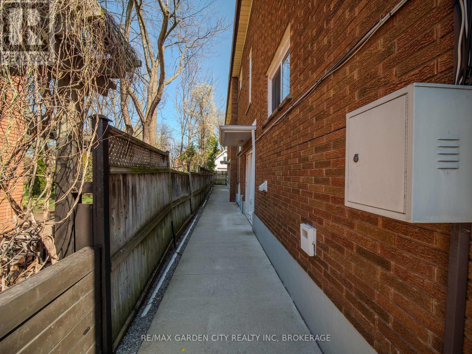 25 Ottawa Street, St. Catharines, Ontario  L2R 1Z1 - Photo 7 - X13587158