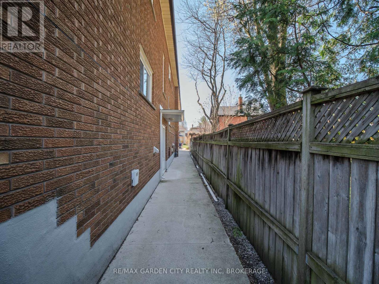 25 Ottawa Street, St. Catharines, Ontario  L2R 1Z1 - Photo 8 - X13587158