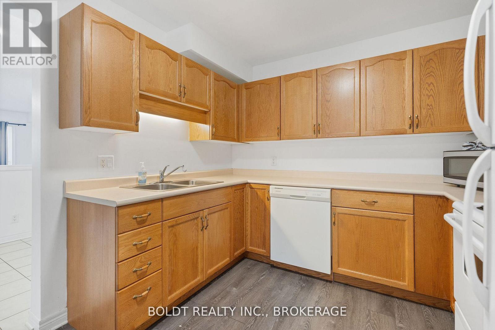 20 B Brown Drive, St. Catharines, Ontario  L2S 3Z4 - Photo 12 - X13587574