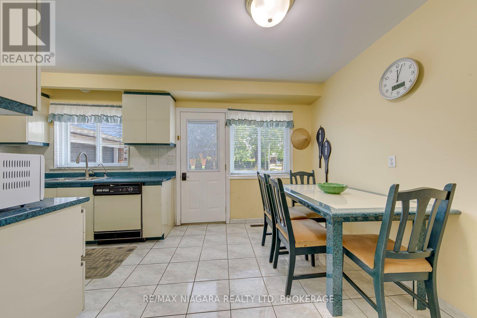 3778 Corliss Crescent, Mississauga, Ontario  L4T 2Z5 - Photo 14 - W13587826