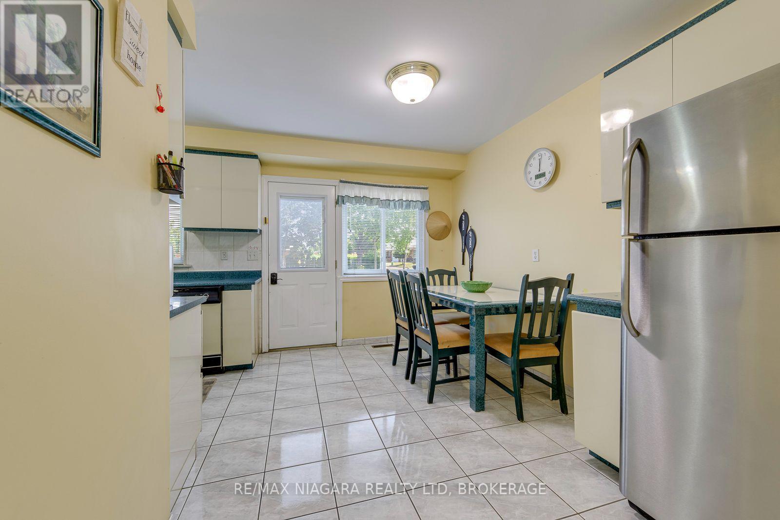3778 Corliss Crescent, Mississauga, Ontario  L4T 2Z5 - Photo 15 - W13587826