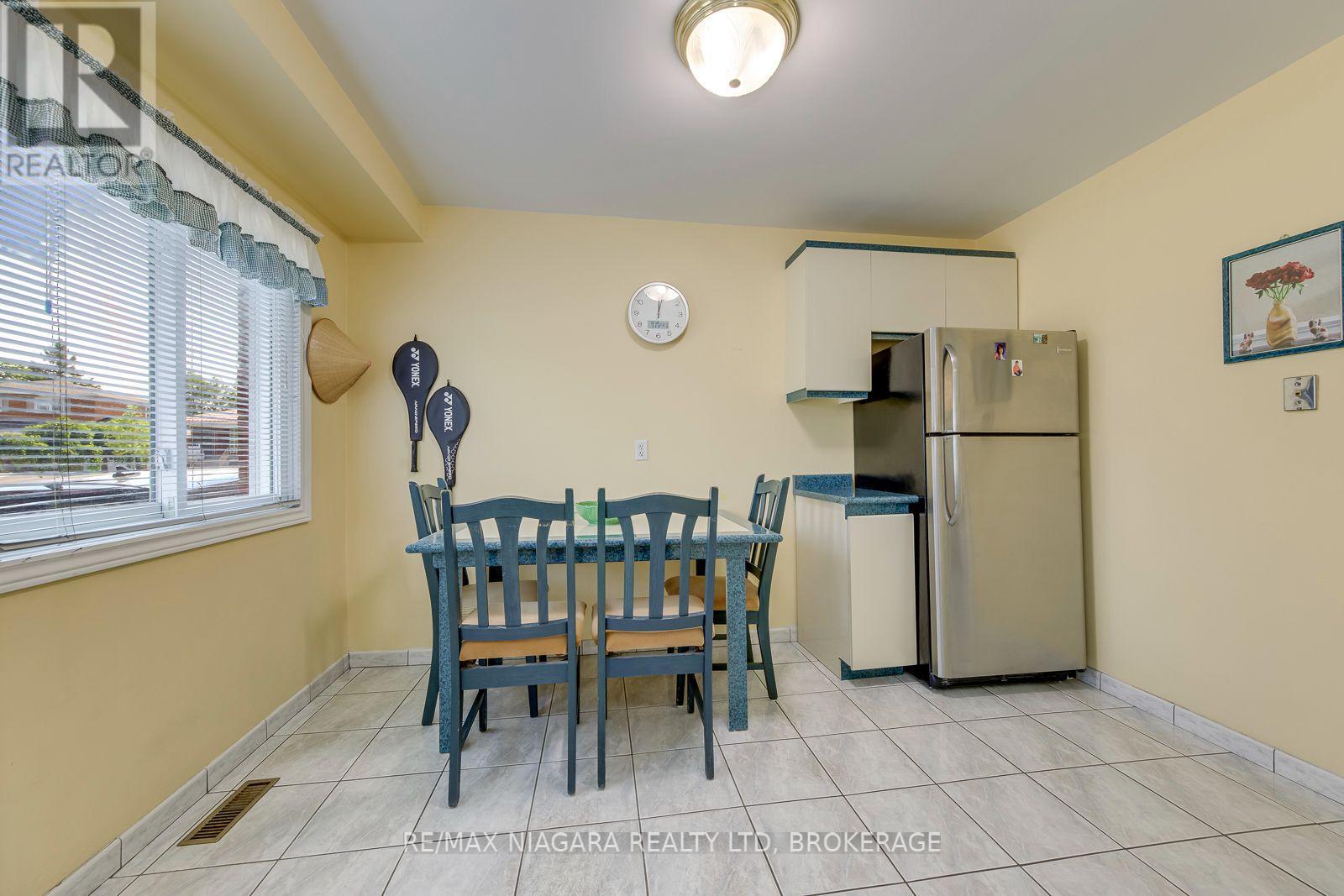 3778 Corliss Crescent, Mississauga, Ontario  L4T 2Z5 - Photo 16 - W13587826