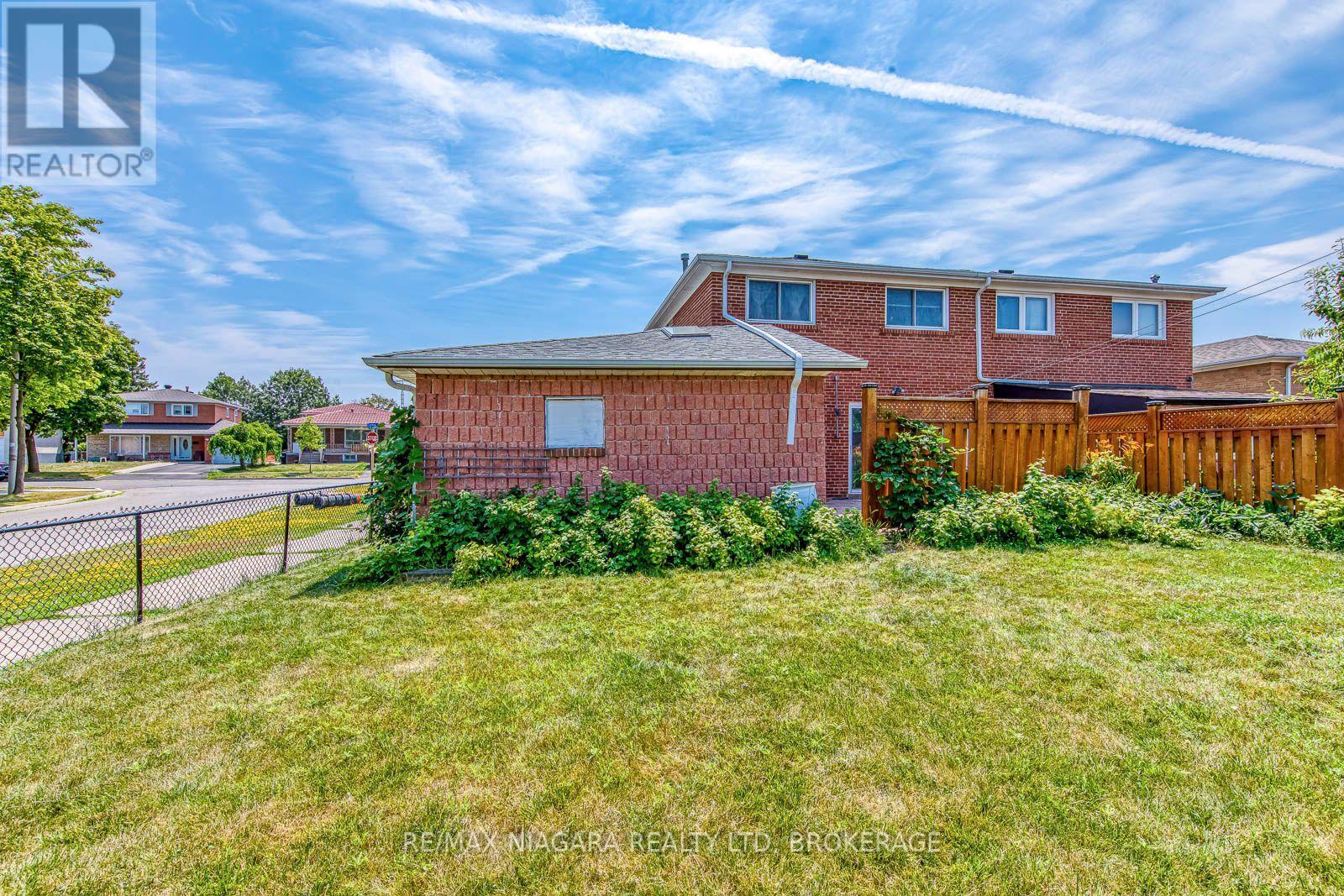 3778 Corliss Crescent, Mississauga, Ontario  L4T 2Z5 - Photo 36 - W13587826