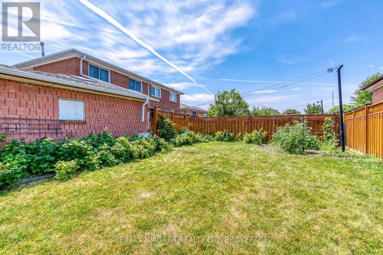 3778 Corliss Crescent, Mississauga, Ontario  L4T 2Z5 - Photo 37 - W13587826