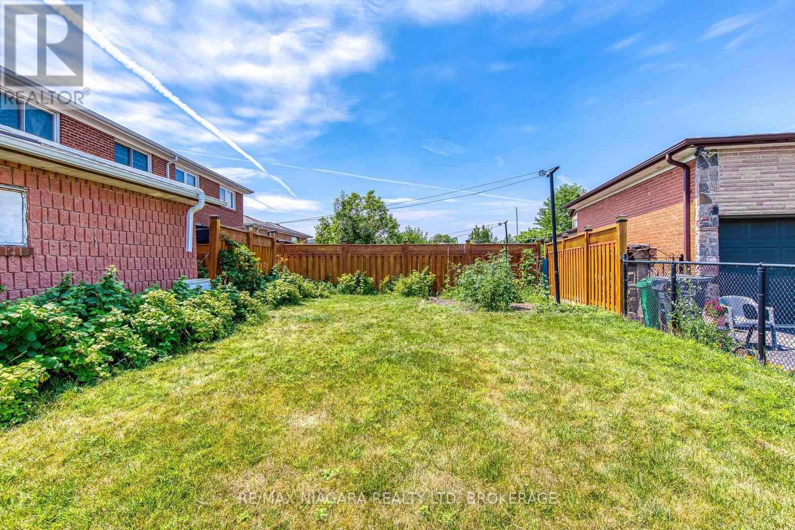 3778 Corliss Crescent, Mississauga, Ontario  L4T 2Z5 - Photo 38 - W13587826
