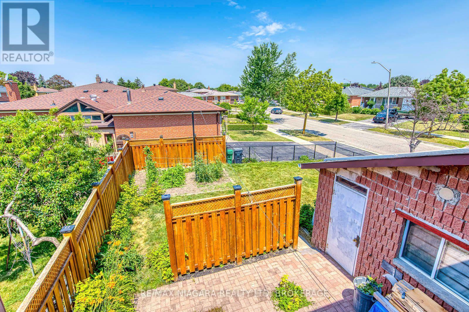 3778 Corliss Crescent, Mississauga, Ontario  L4T 2Z5 - Photo 39 - W13587826