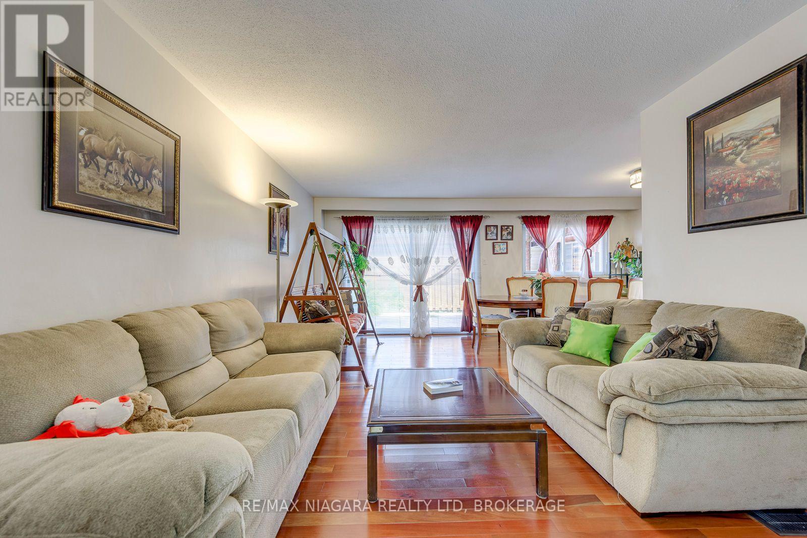 3778 Corliss Crescent, Mississauga, Ontario  L4T 2Z5 - Photo 5 - W13587826