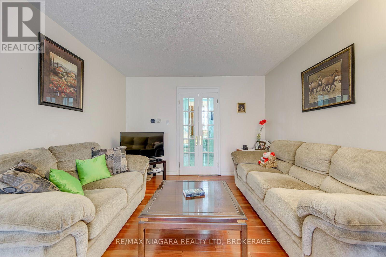 3778 Corliss Crescent, Mississauga, Ontario  L4T 2Z5 - Photo 6 - W13587826