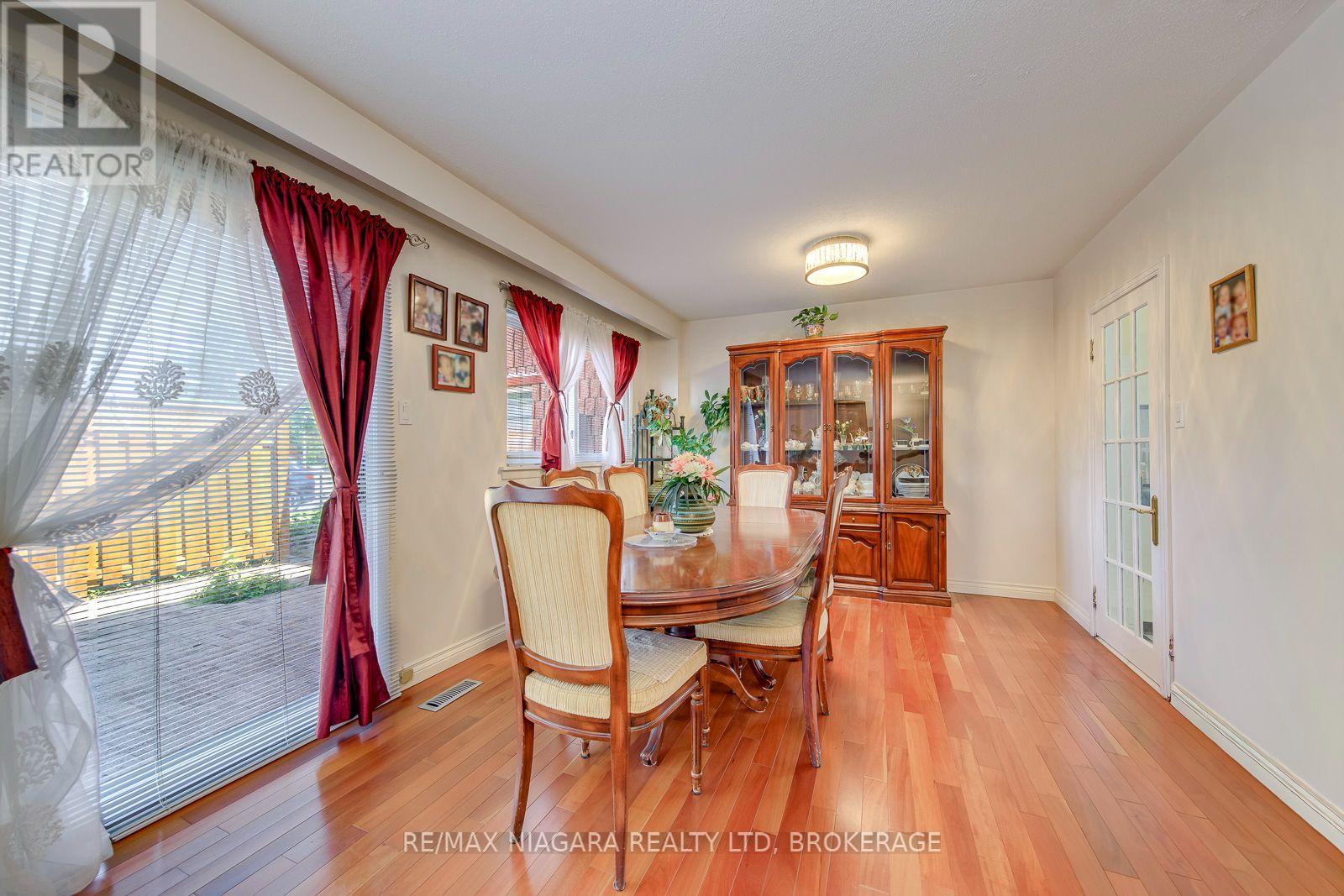 3778 Corliss Crescent, Mississauga, Ontario  L4T 2Z5 - Photo 8 - W13587826