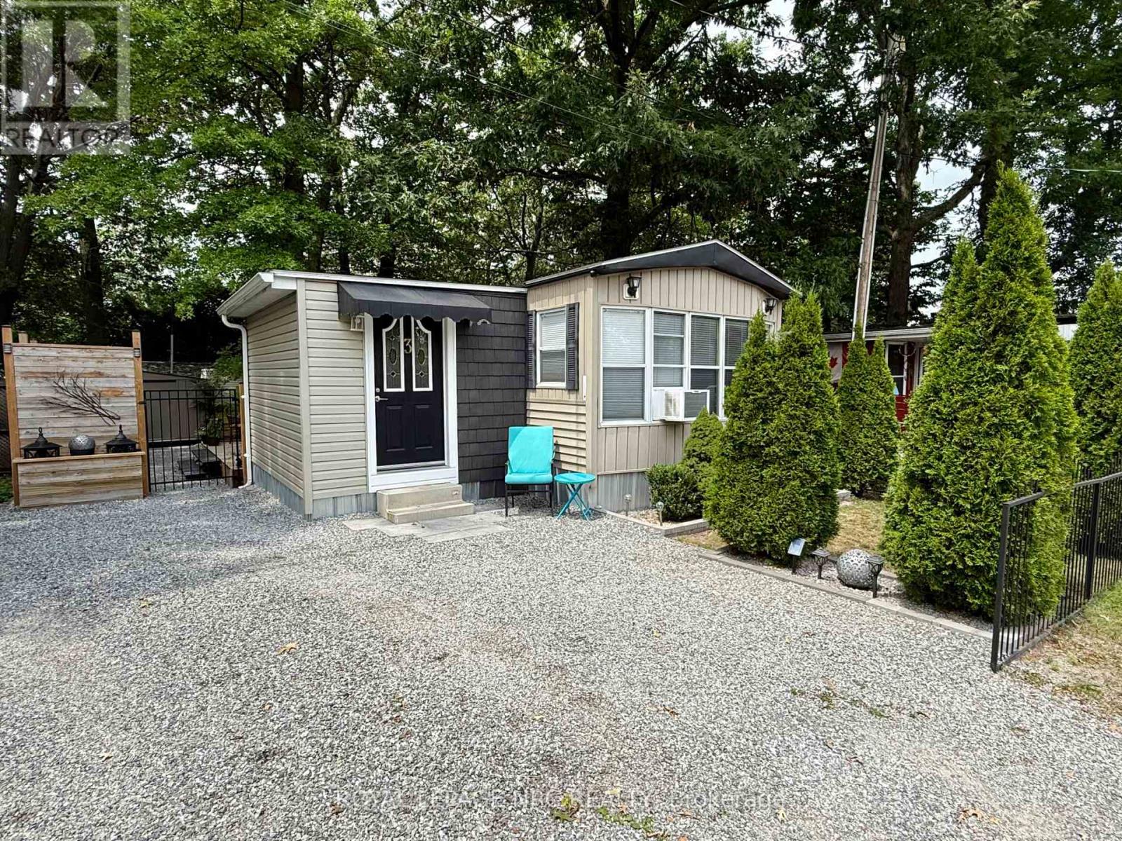 3 - 2600 Montrose Road, Niagara Falls, Ontario  L2E 6S4 - Photo 2 - X13590982