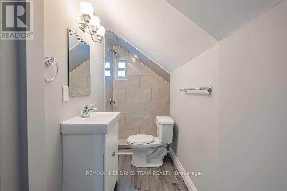 Upper Floor - 9 Rykert Street, St. Catharines, Ontario  L2S 1J6 - Photo 3 - X13591106