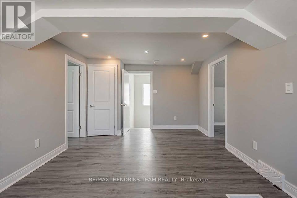 Upper Floor - 9 Rykert Street, St. Catharines, Ontario  L2S 1J6 - Photo 4 - X13591106
