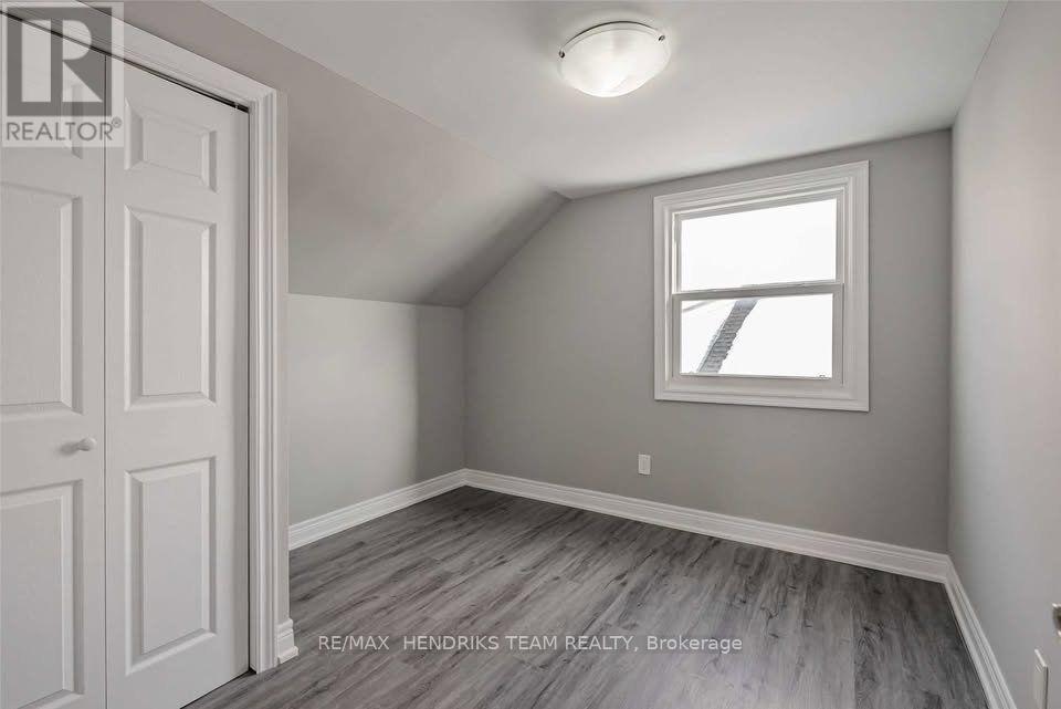 Upper Floor - 9 Rykert Street, St. Catharines, Ontario  L2S 1J6 - Photo 6 - X13591106