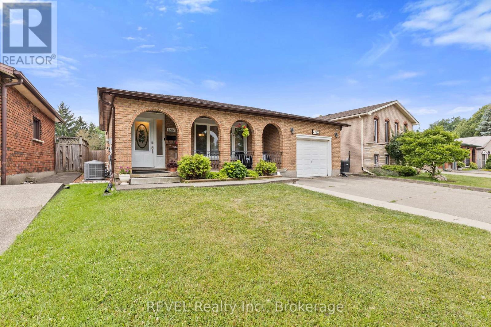 7782 Badger Road, Niagara Falls, Ontario  L2H 2J5 - Photo 2 - X13591600