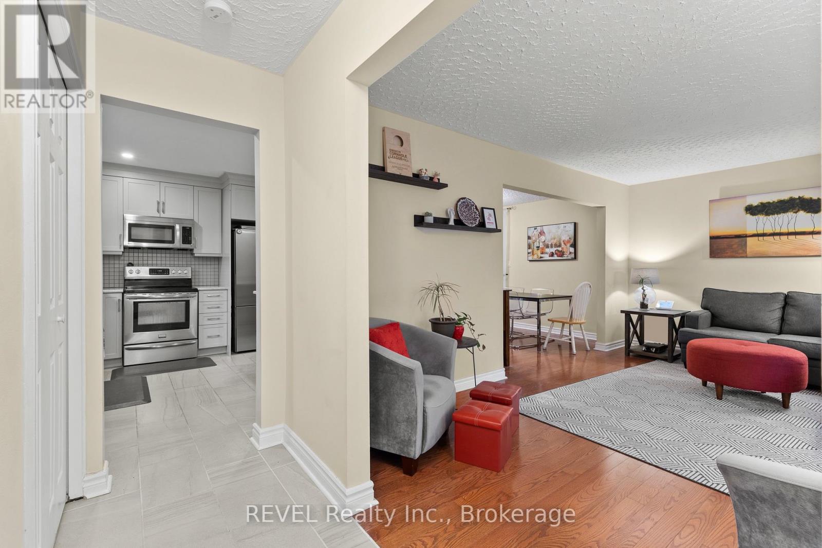 7782 Badger Road, Niagara Falls, Ontario  L2H 2J5 - Photo 6 - X13591600