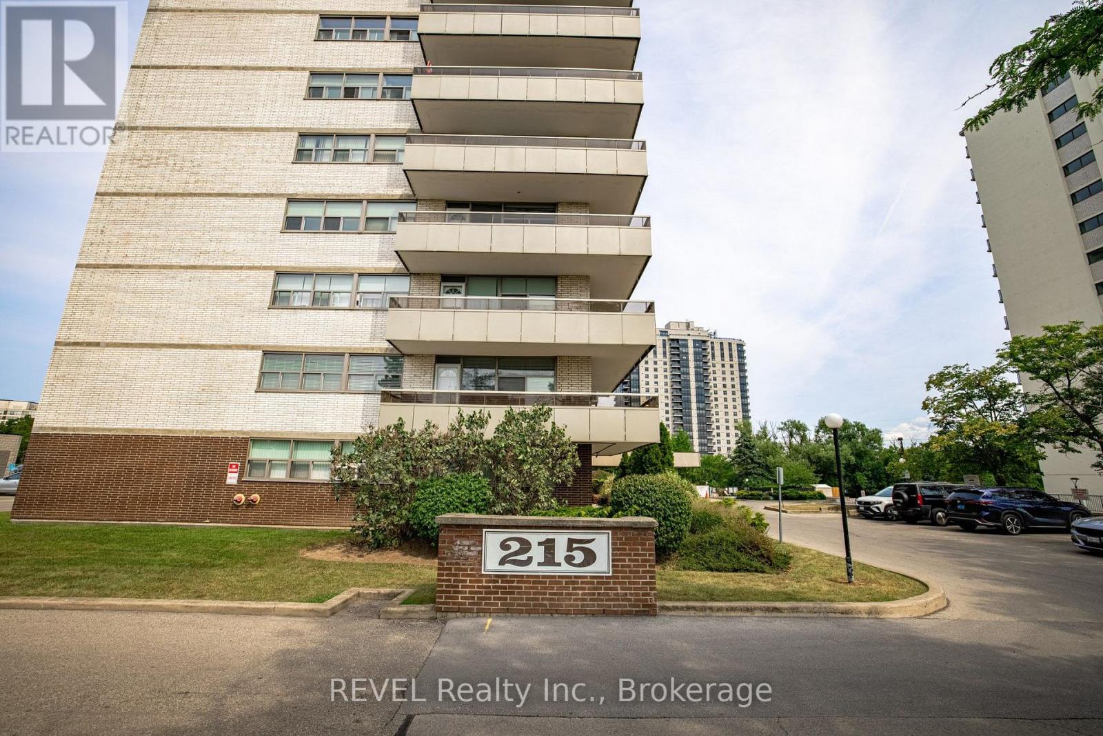 809 - 215 Glenridge Avenue, St. Catharines, Ontario  L2T 3J7 - Photo 2 - X13593958