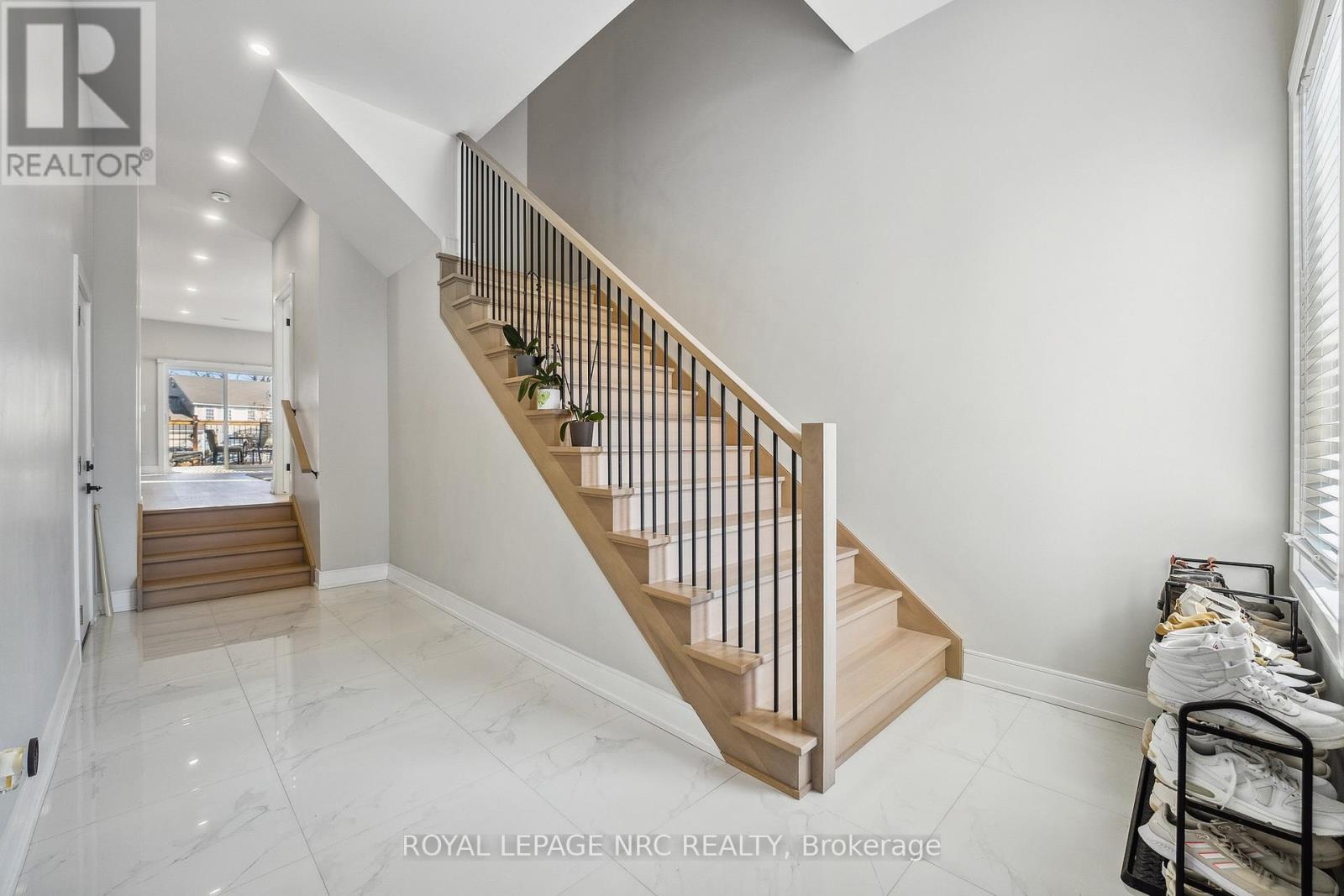 668 Quaker Road, Welland, Ontario  L3C 3H2 - Photo 3 - X13594398