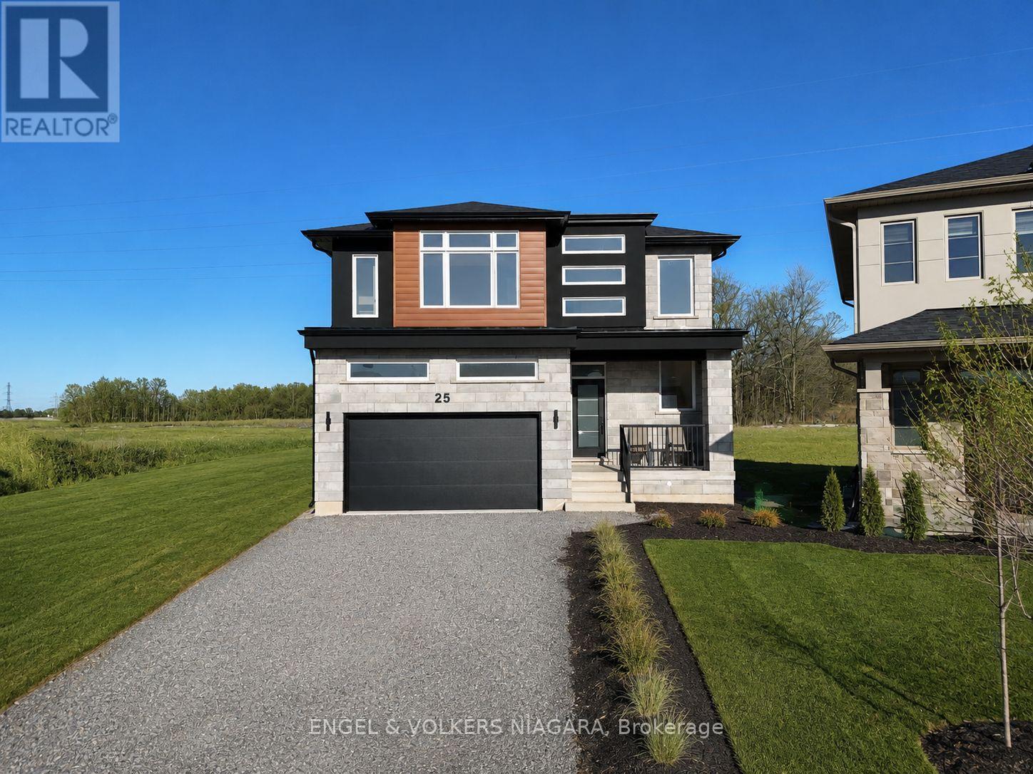 25 Elvira Way, Thorold, Ontario  L2V 0M7 - Photo 2 - X13594436