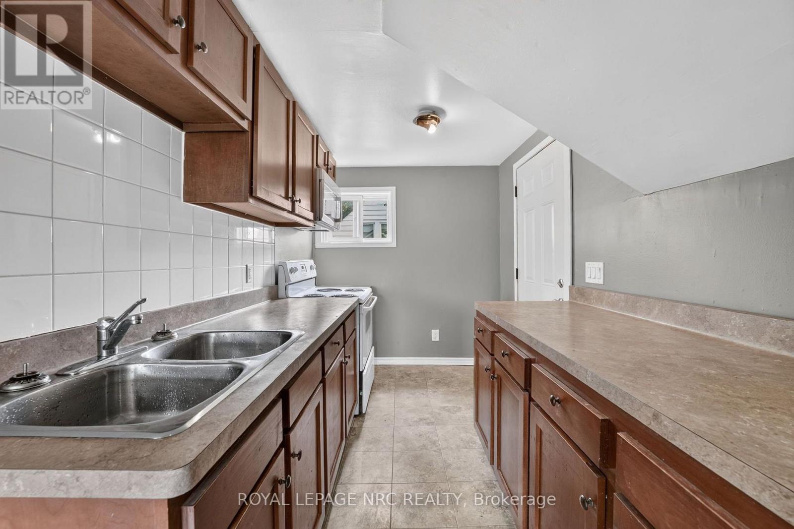 231-233 Jarvis Street, Fort Erie, Ontario  L2A 2S7 - Photo 14 - X13594460