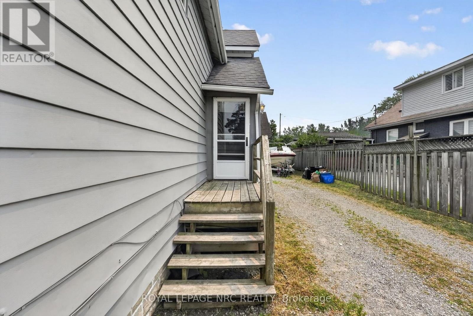 231-233 Jarvis Street, Fort Erie, Ontario  L2A 2S7 - Photo 4 - X13594460