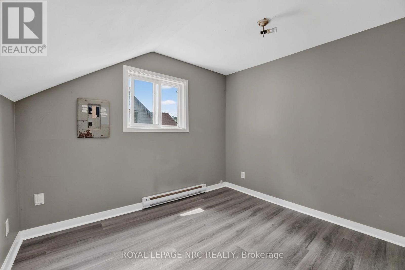 231-233 Jarvis Street, Fort Erie, Ontario  L2A 2S7 - Photo 8 - X13594460