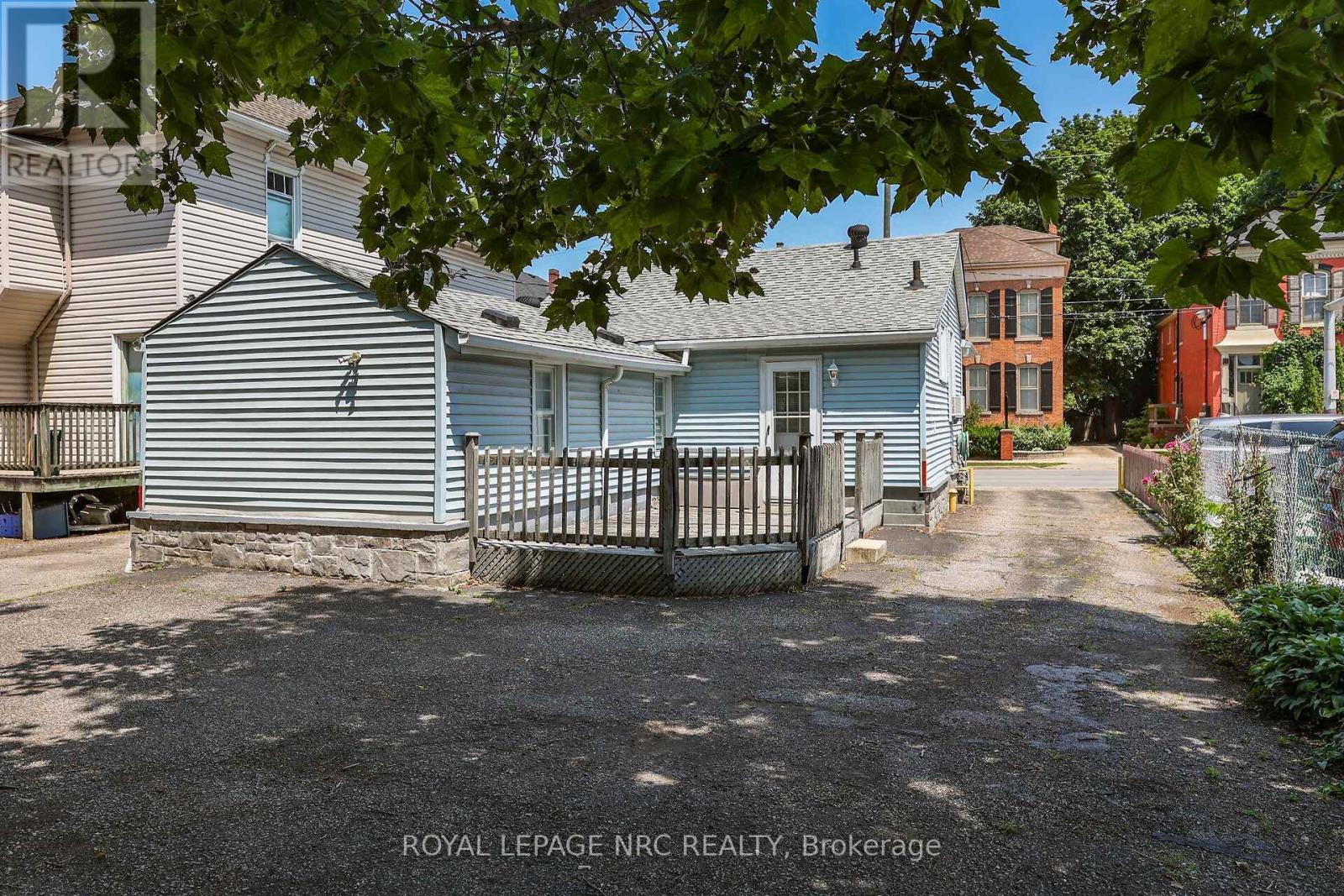 177 James Street, St. Catharines, Ontario  L2R 5C4 - Photo 2 - X13594520