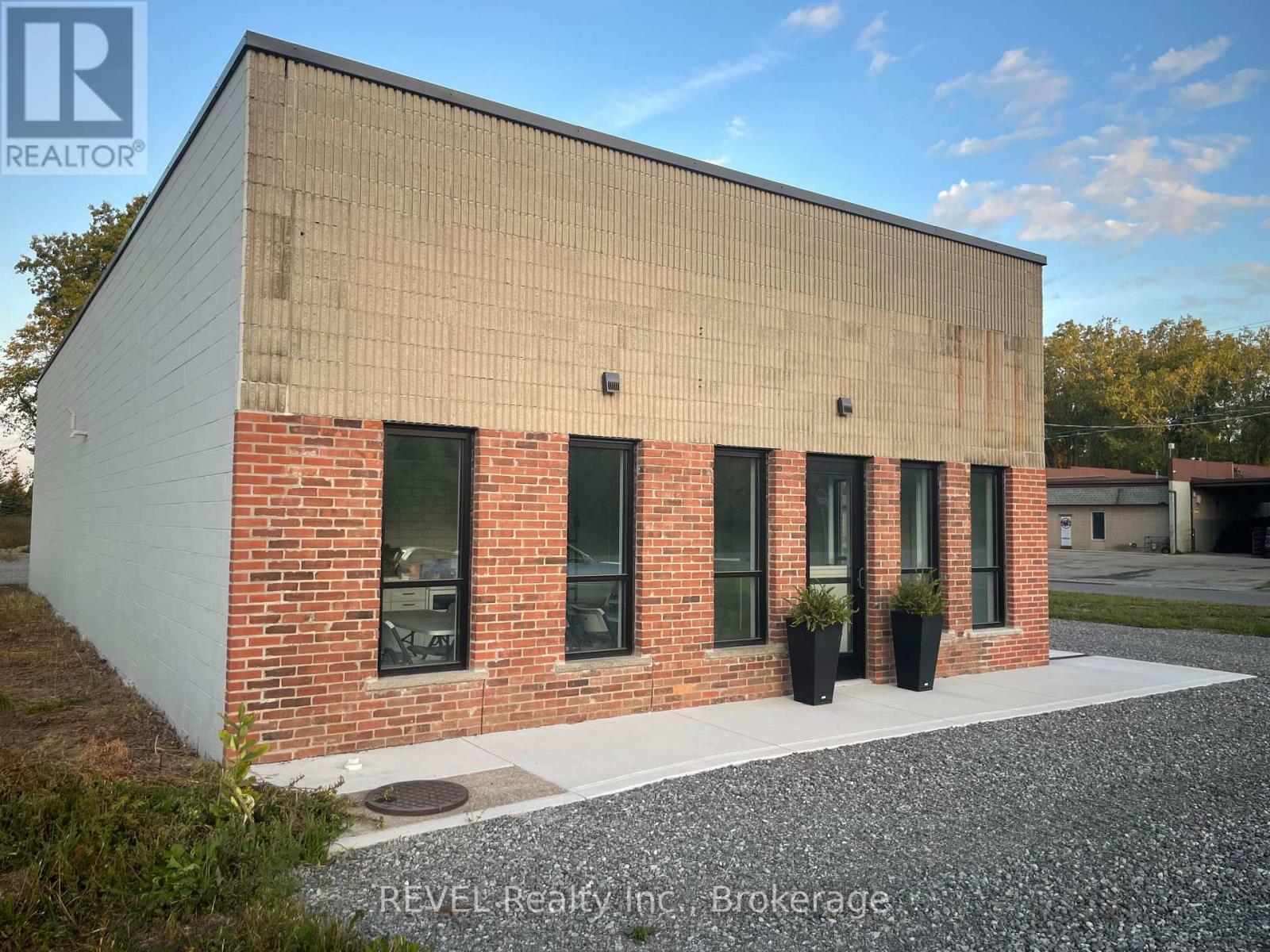8455 STANLEY AVENUE, Niagara Falls, Ontario