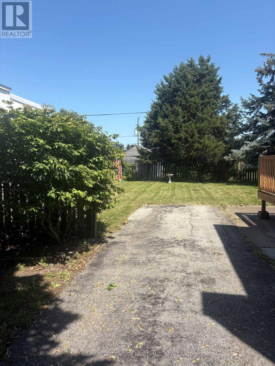 40 Oakwood Street, Port Colborne, Ontario  L3K 5E9 - Photo 2 - X13594846