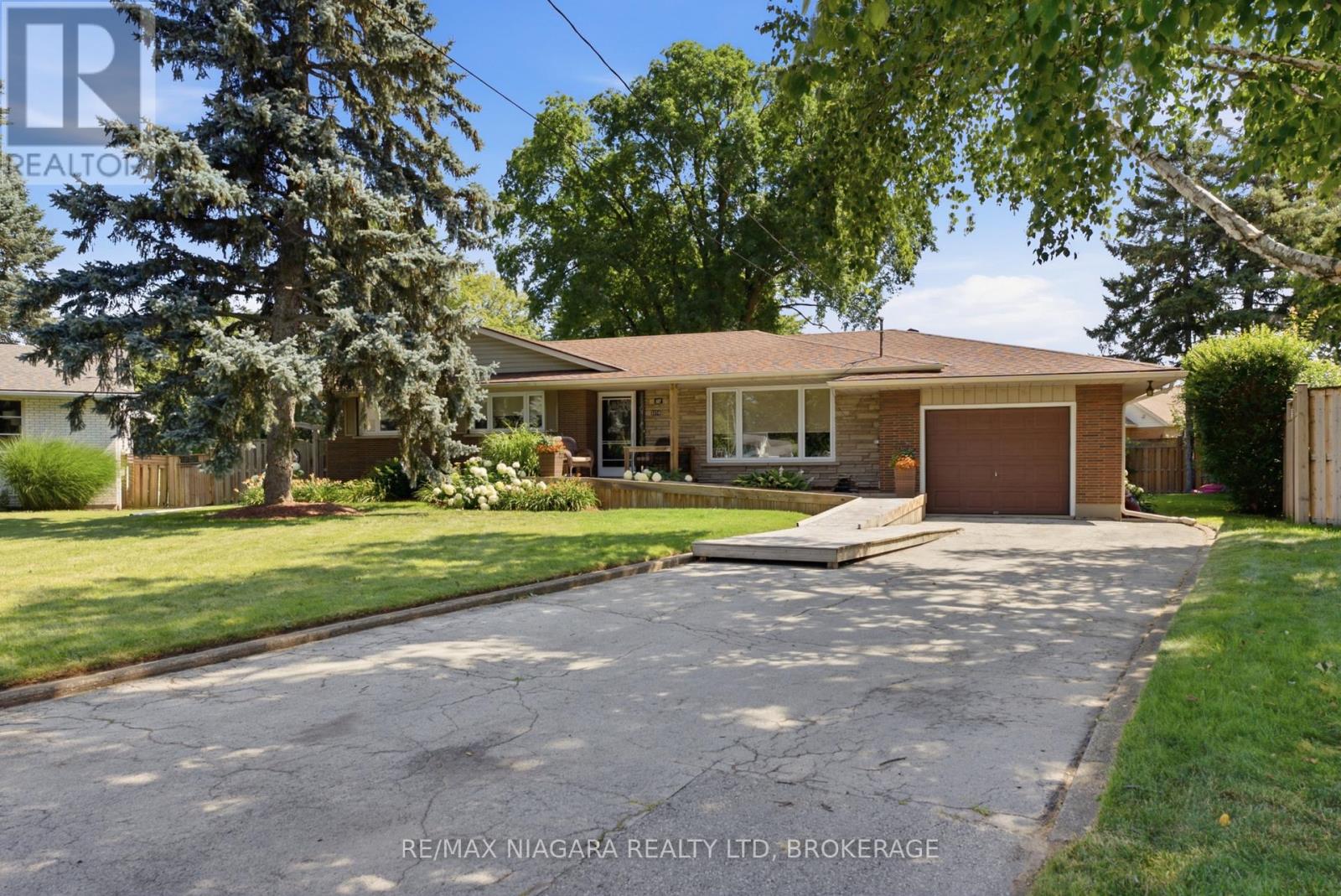 3374 Marlin Court, Lincoln, Ontario  L0R 2C0 - Photo 2 - X13594862