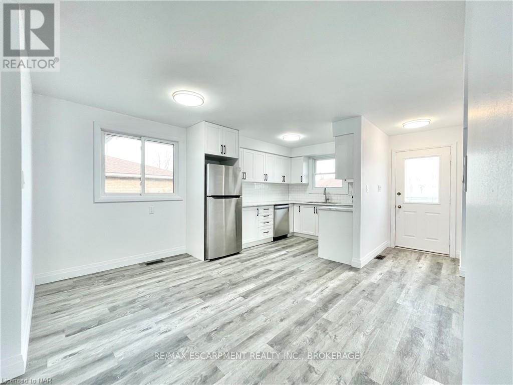 76 Marc Boulevard, Welland, Ontario  L3B 5V1 - Photo 3 - X13594918