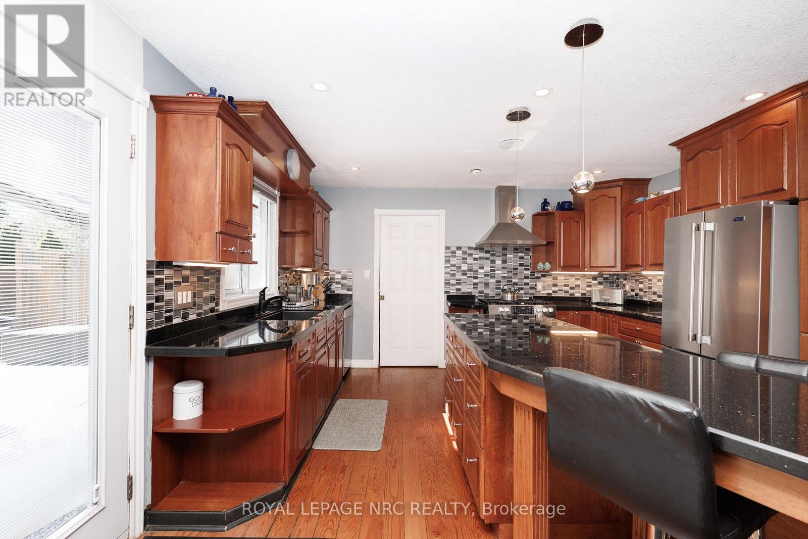 646 Prospect Point Road N, Fort Erie, Ontario  L0S 1N0 - Photo 10 - X13595072