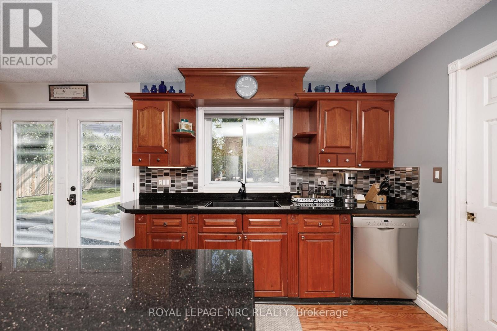 646 Prospect Point Road N, Fort Erie, Ontario  L0S 1N0 - Photo 12 - X13595072