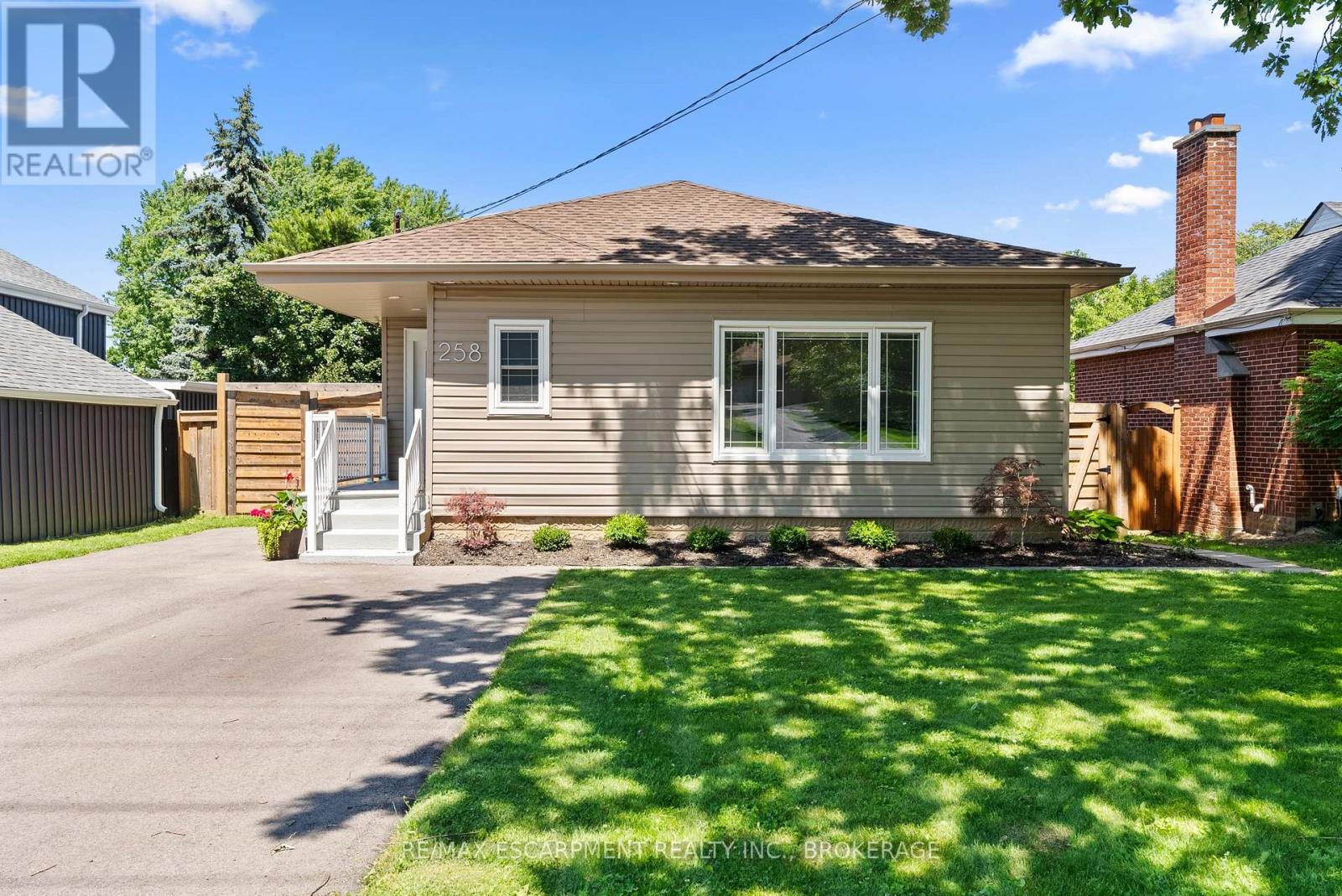 258 Sanatorium Road, Hamilton, Ontario  L9C 1Z9 - Photo 3 - X13595300