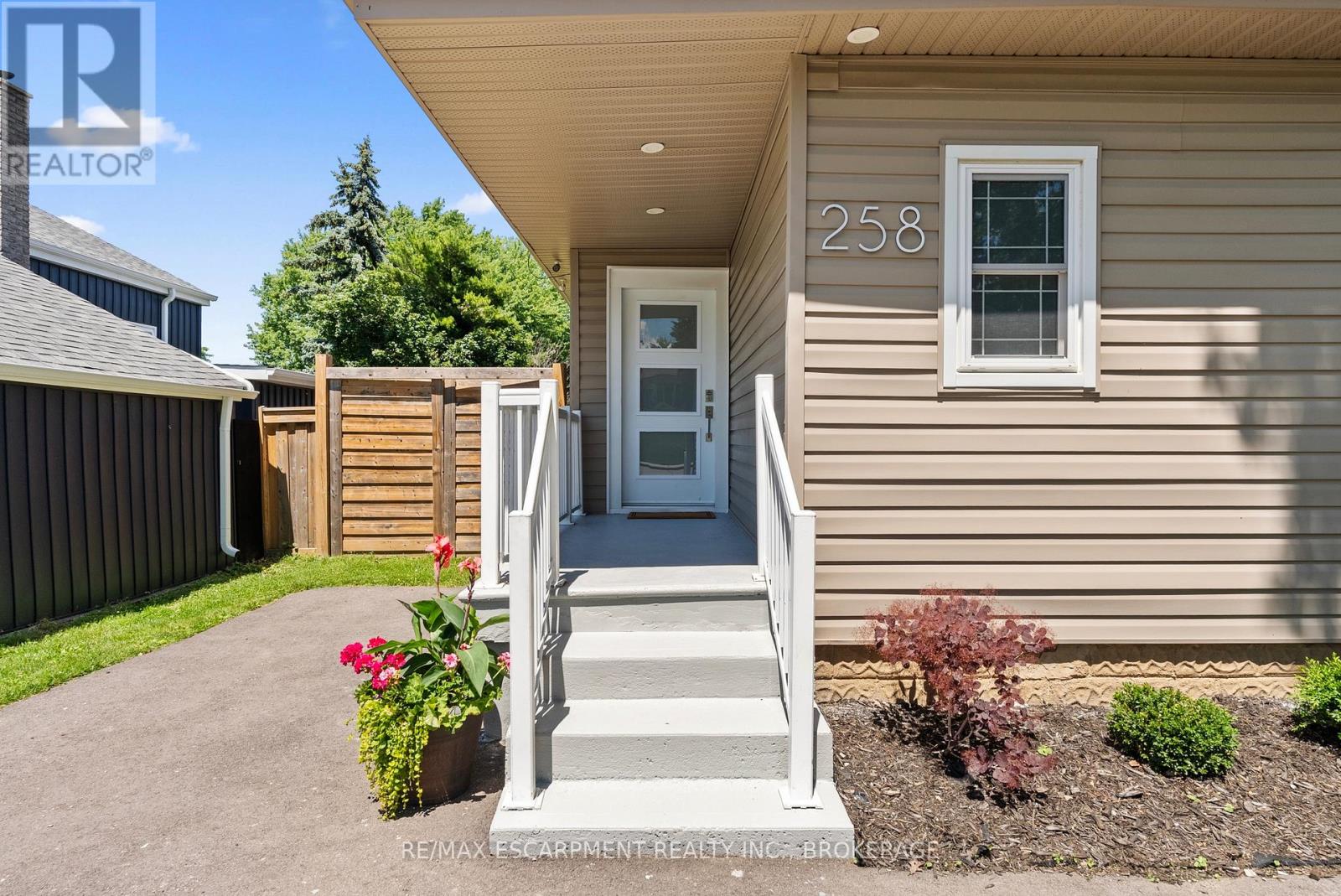 258 Sanatorium Road, Hamilton, Ontario  L9C 1Z9 - Photo 4 - X13595300