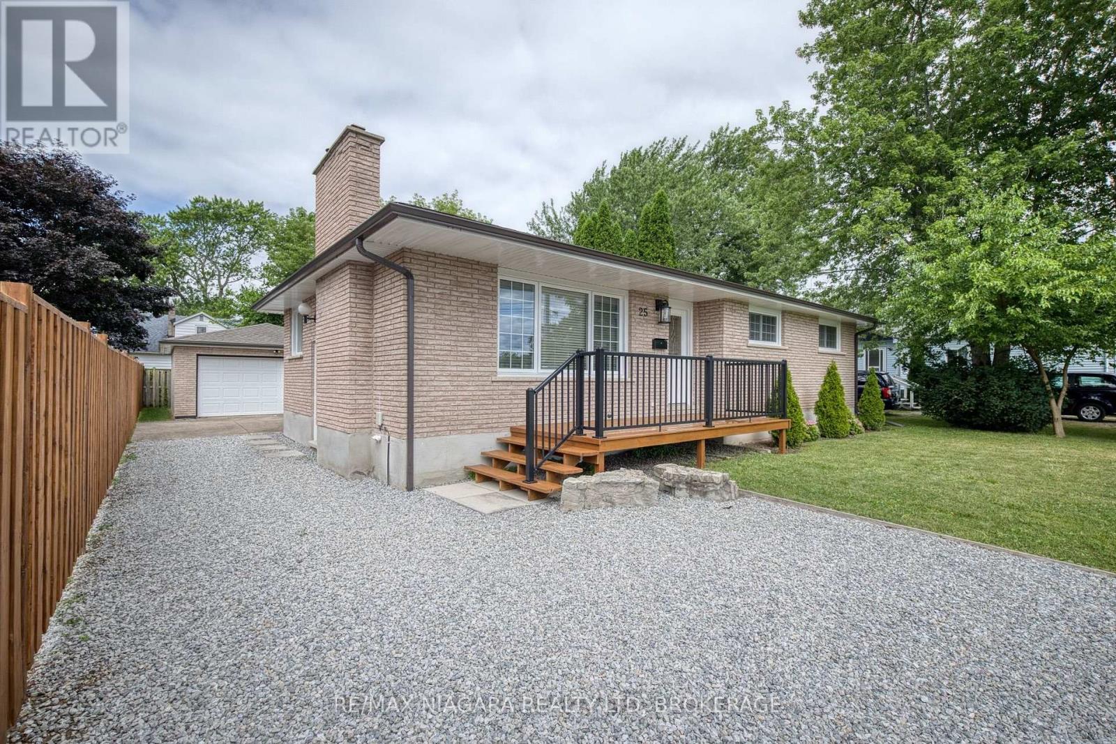25 Rice Road, Welland, Ontario  L3C 2V4 - Photo 2 - X13595386