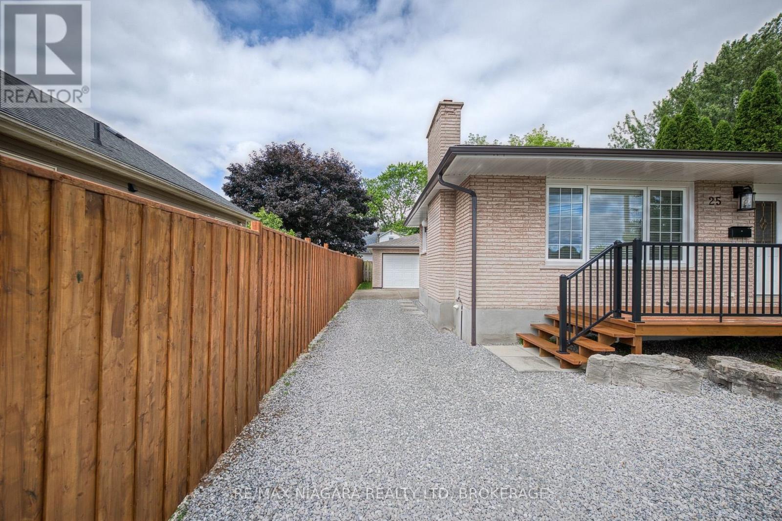 25 Rice Road, Welland, Ontario  L3C 2V4 - Photo 4 - X13595386
