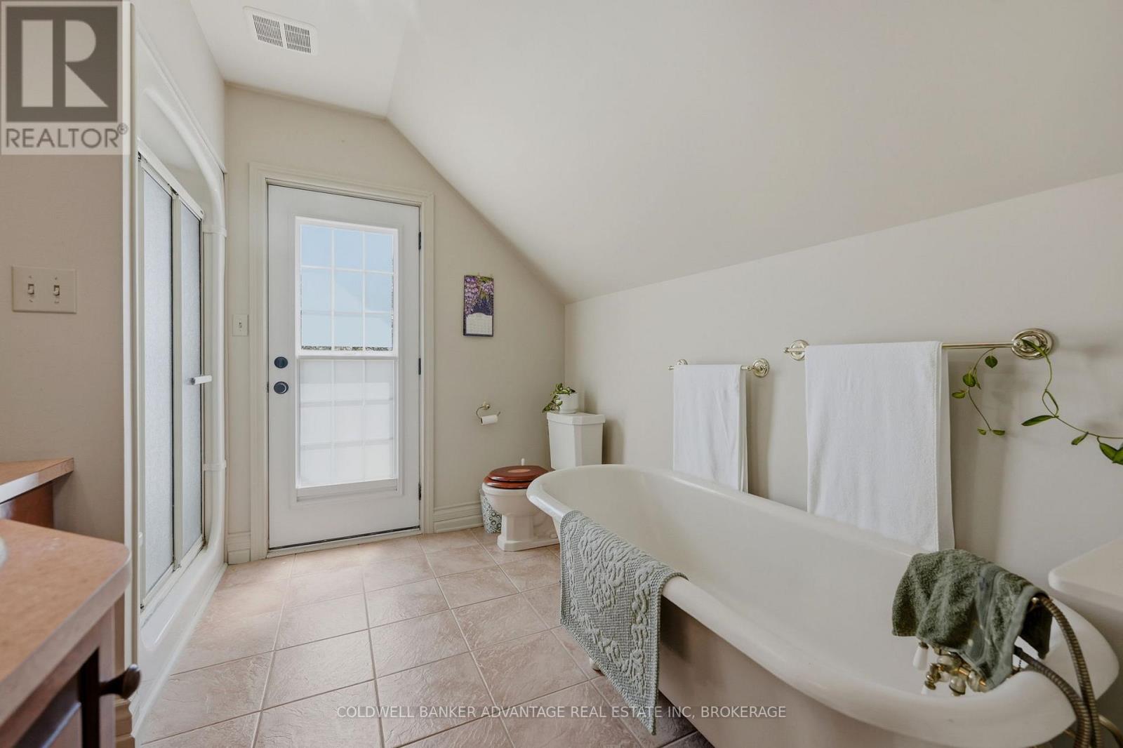 4698 Sandy Cove Drive, Lincoln, Ontario  L0R 1B1 - Photo 34 - X13596200