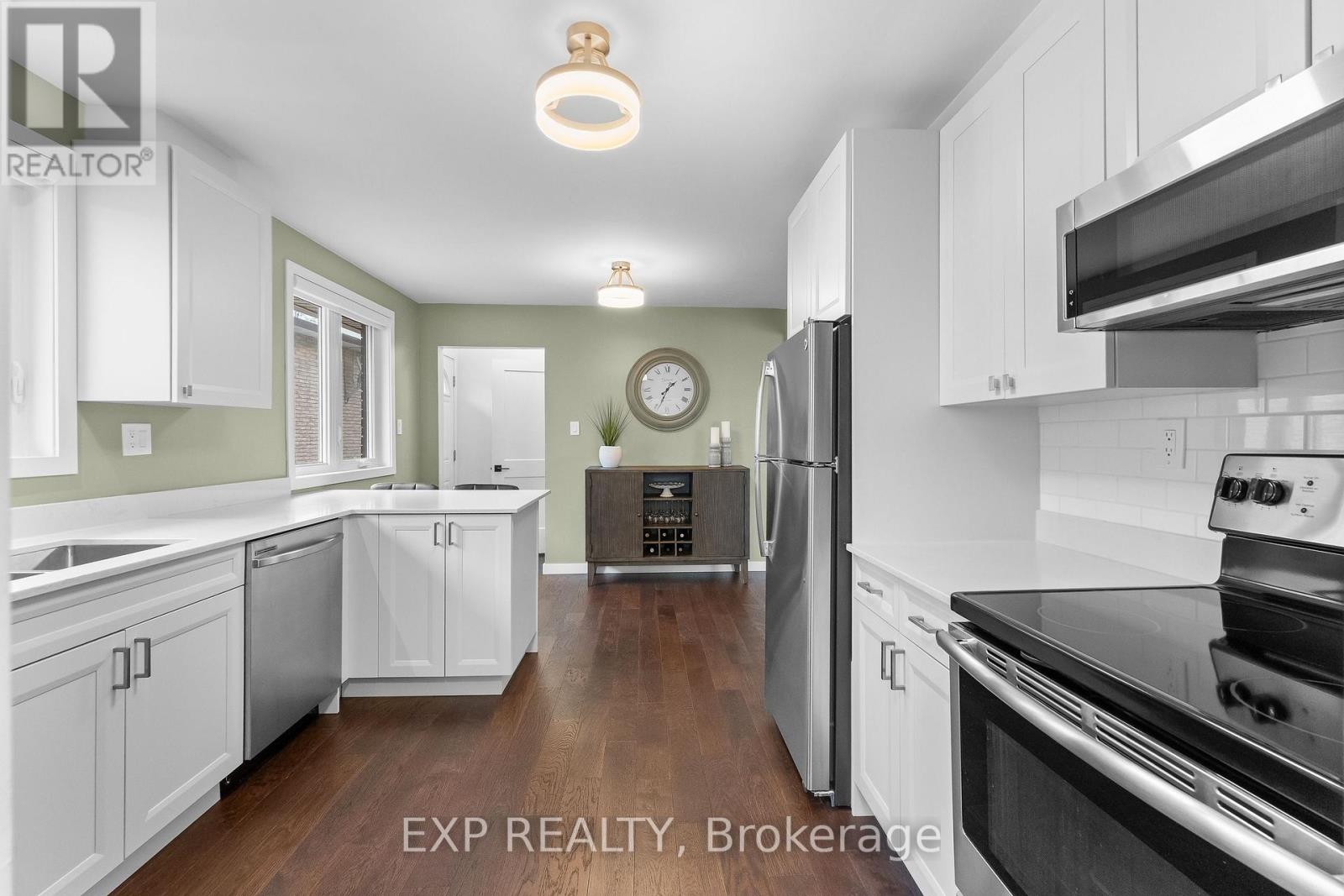 142 Marcella Crescent, Hamilton, Ontario  L8K 6G3 - Photo 6 - X13596604